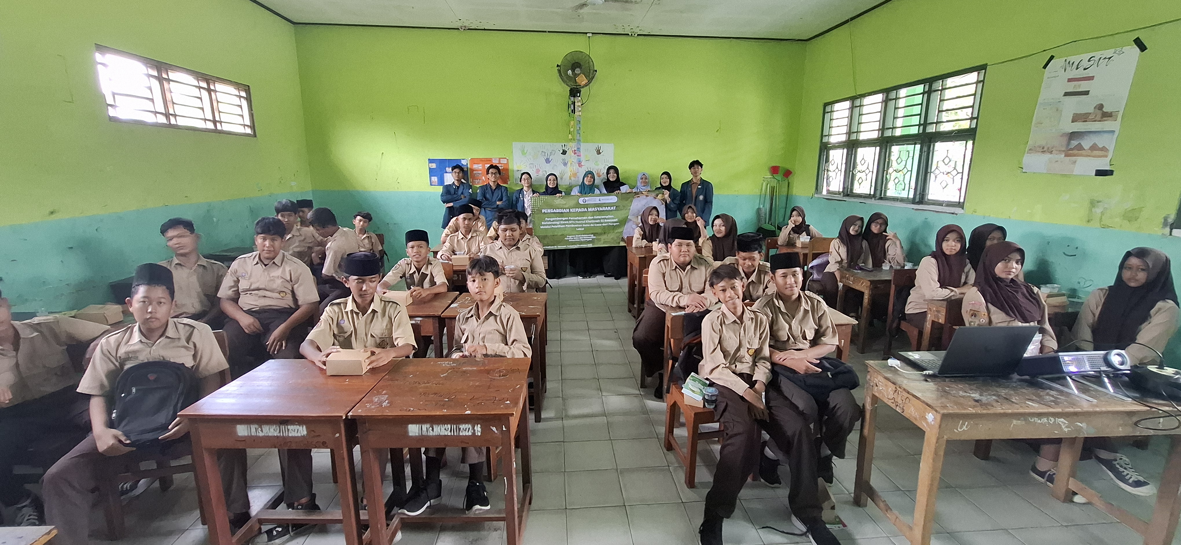 Tim Dosen Bioteknologi UNDIP Tingkatkan Pemahaman dan Keterampilan Siswa MTs Husnul Khatimah 02 Rowosari Melalui Pelatihan Pembuatan Nata de Coco dari Pangan Lokal
